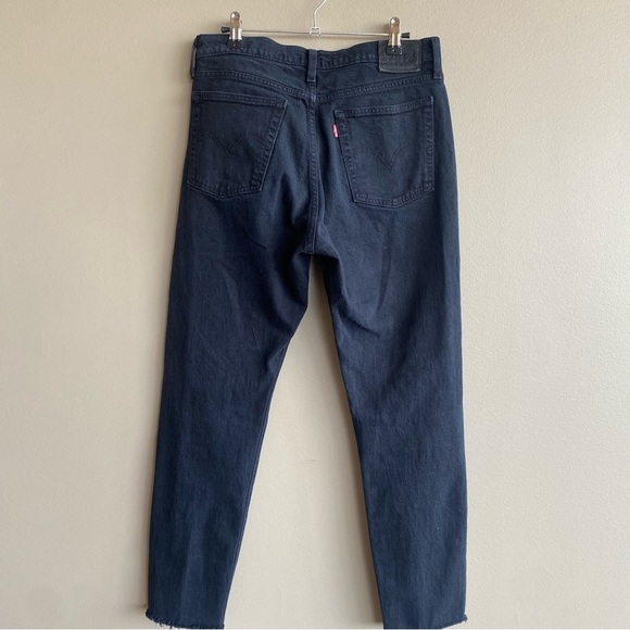 Levi's Wedgie Fit Button Fly Black Distressed Premium Jeans Size 28 - Picture 12 of 16